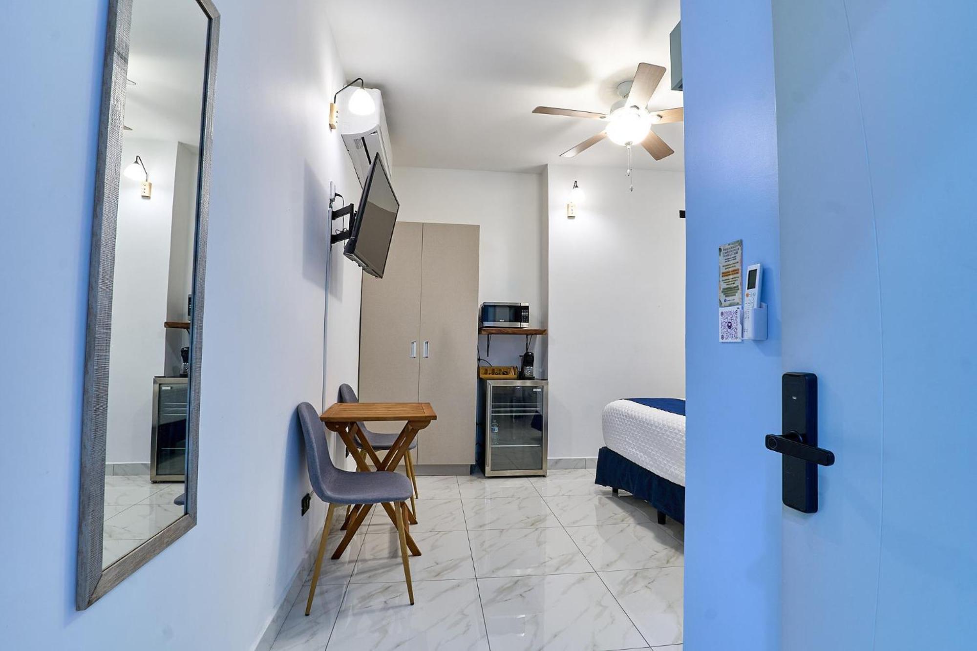 Apartaestudios La Capital Сан-Хосе Экстерьер фото