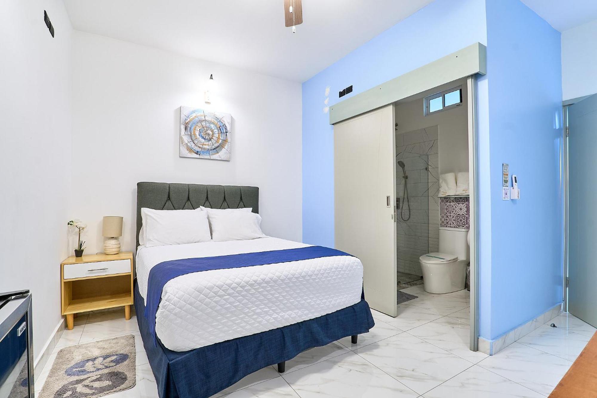 Apartaestudios La Capital Сан-Хосе Экстерьер фото